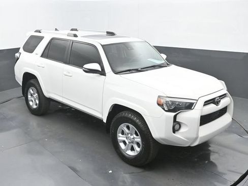 Used 2020 Toyota 4Runner SR5 Premium w/ Moonroof Package AWD/4WD image 30