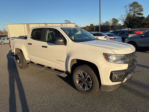Used 2022 Chevrolet Colorado Z71 w/ Safety Package image 9