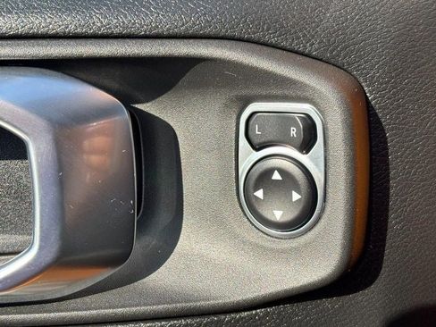 Used 2021 Jeep Wrangler Unlimited Rubicon image 23