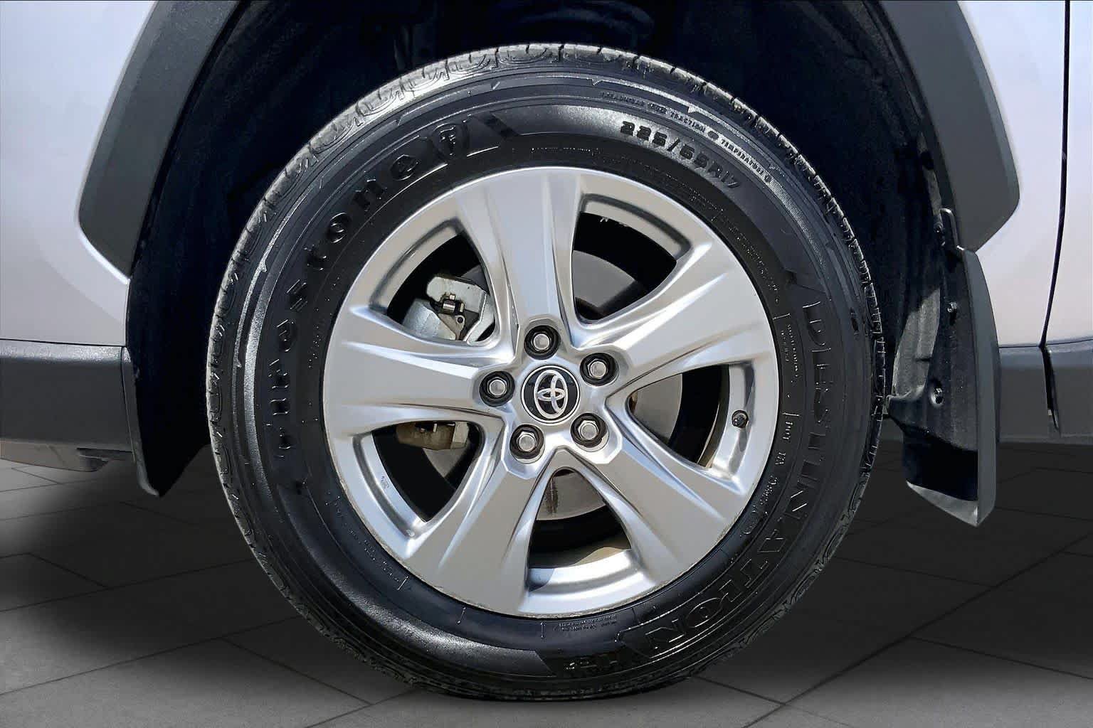 Used 2024 Toyota RAV4 XLE AWD/4WD image 11