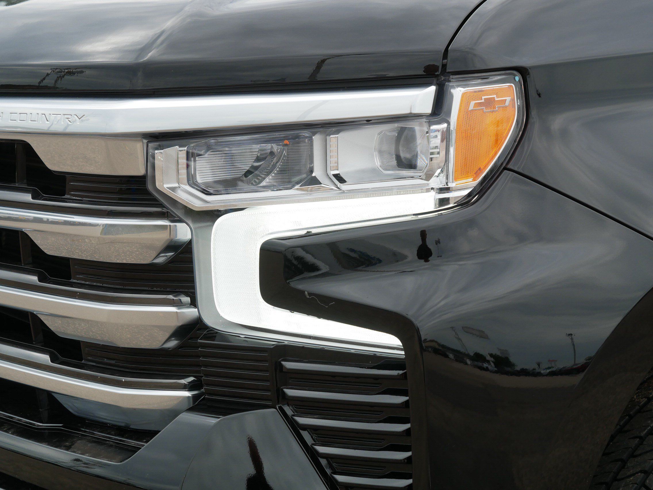 Certified 2025 Chevrolet Silverado 1500 High Country w/ High Country Premium Package AWD/4WD image 16