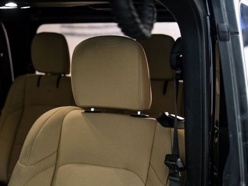 Used 2020 Jeep Wrangler Sport image 31