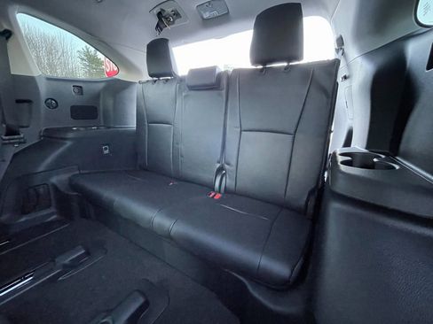 New 2026 Toyota Highlander XLE image 14