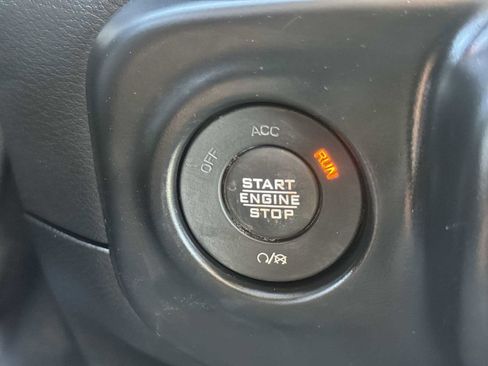 Used 2021 Jeep Wrangler Unlimited Sahara w/ Cold Weather Group AWD/4WD image 23