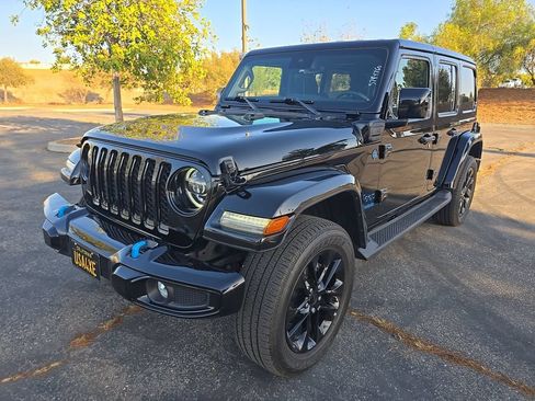 Used 2021 Jeep Wrangler Unlimited Sahara AWD/4WD image 1