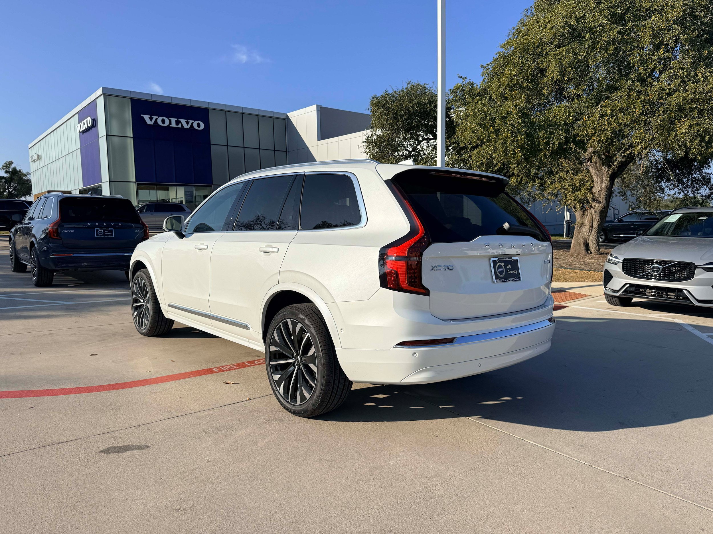 Used 2026 Volvo XC90 B6 Plus w/ Protection Package Premier AWD/4WD image 3