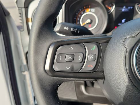 Used 2025 Jeep Wrangler Sport image 18