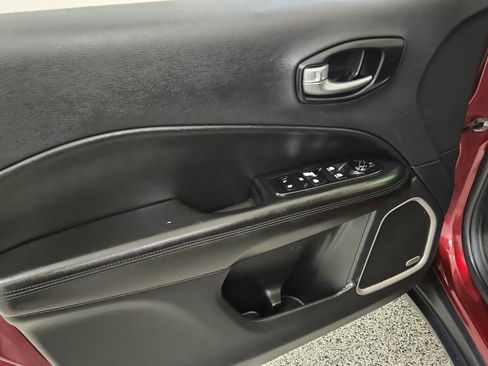 Used 2021 Jeep Compass Latitude w/ Sun and Sound Group FWD image 19