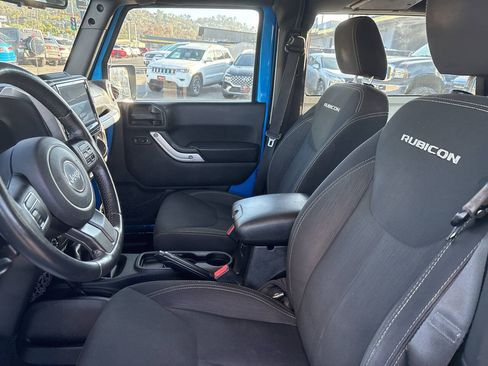 Used 2016 Jeep Wrangler Rubicon w/ Power Convenience Group AWD/4WD image 13