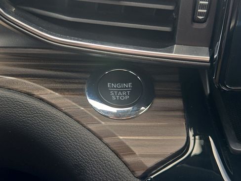 Used 2022 Ford Explorer Limited w/ Equipment Group 301A RWD image 20