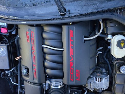 Used 2009 Chevrolet Corvette Coupe image 8