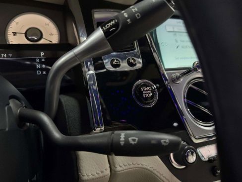 Used 2015 Rolls-Royce Ghost image 39