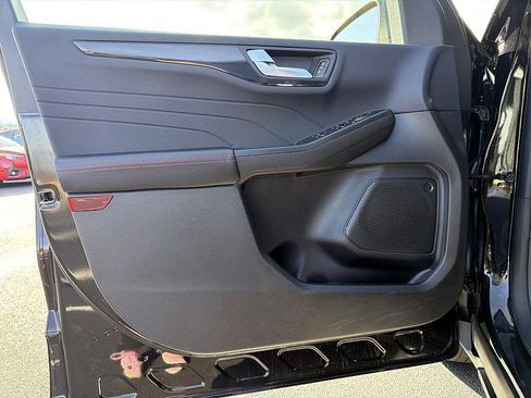 Used 2025 Ford Escape ST-Line w/ Tech Pack #1 image 9