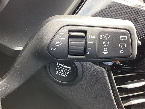 Used 2025 Ford Escape ST-Line AWD/4WD image 24