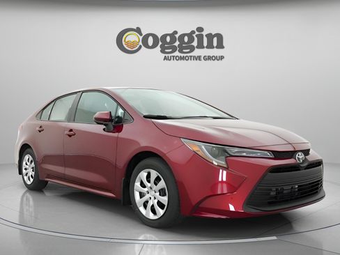 Certified 2026 Toyota Corolla LE FWD image 29