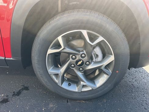 New 2026 Chevrolet Trax LT w/ Sunroof Package image 30