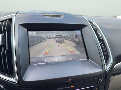 Used 2018 Ford Edge Titanium w/ Equipment Group 301A FWD image 17
