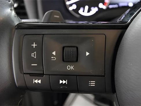 Used 2023 Nissan Rogue SL w/ SL Premium Package image 28