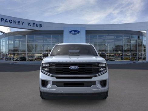 New 2025 Ford Expedition Platinum w/ Driver's Package image 8