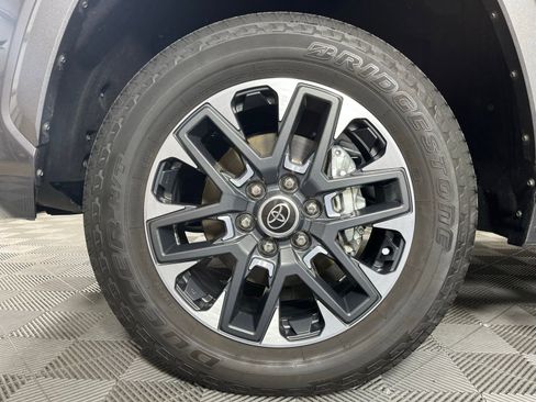 Used 2023 Toyota Tundra Limited image 7