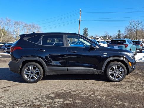 Certified 2023 Kia Seltos LX image 4