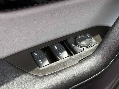 Used 2023 Chevrolet Blazer LT FWD image 18