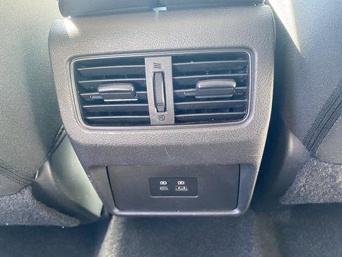 Used 2022 Nissan Rogue SV image 23