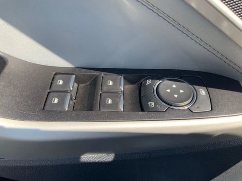 Used 2022 Ford Explorer XLT w/ Equipment Group 202A AWD/4WD image 19