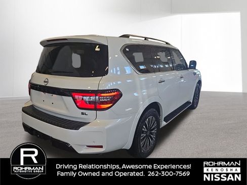 Used 2024 Nissan Armada SL w/ Midnight Edition Package image 6
