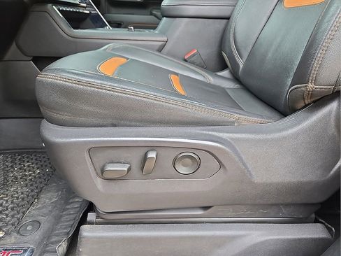 Used 2024 GMC Sierra 2500 AT4 w/ AT4 Premium Plus Package AWD/4WD image 26