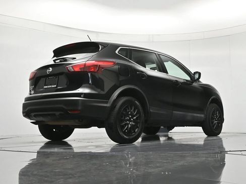 Used 2018 Nissan Rogue Sport S FWD image 40