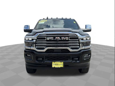 Used 2025 RAM 2500 Laramie AWD/4WD image 8
