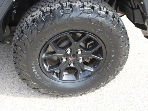 Used 2024 Jeep Wrangler Unlimited Sport AWD/4WD image 10