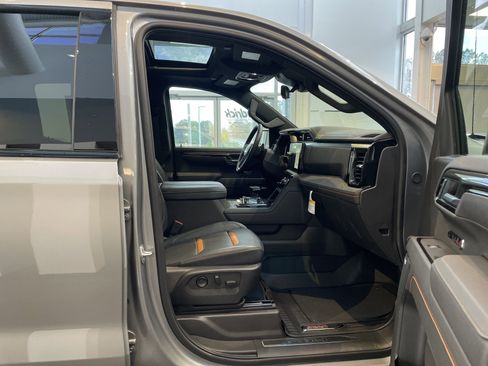 Used 2026 GMC Sierra 1500 AT4 w/ AT4 Premium Package AWD/4WD image 41