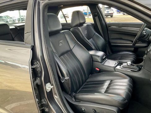 Used 2023 Chrysler 300 S image 9