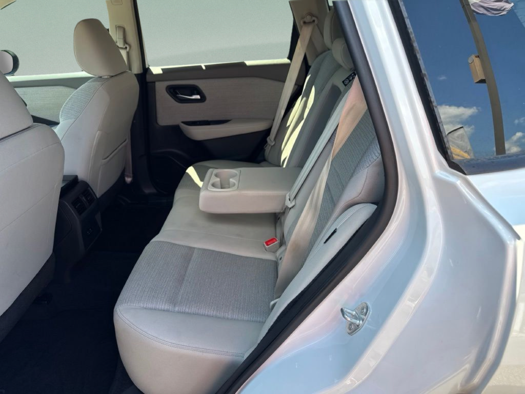 Used 2023 Nissan Rogue SV FWD image 12
