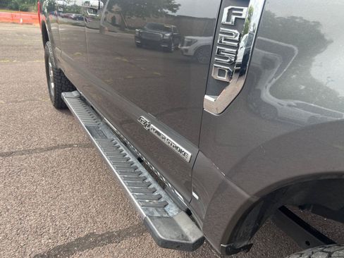 Used 2019 Ford F250 Lariat w/ Lariat Ultimate Package AWD/4WD image 10