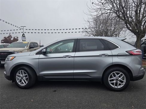 Used 2024 Ford Edge SEL image 7