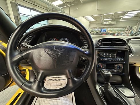 Used 2002 Chevrolet Corvette Convertible w/ Preferred Equipment Group2 image 7