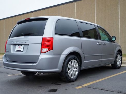 Used 2017 Dodge Grand Caravan SE w/ Power Window Group image 9
