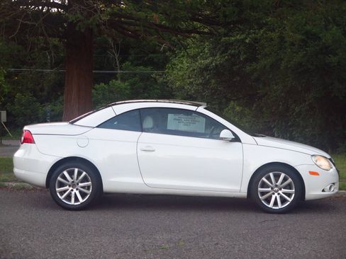 Used 2008 Volkswagen Eos 2.0T FWD image 5