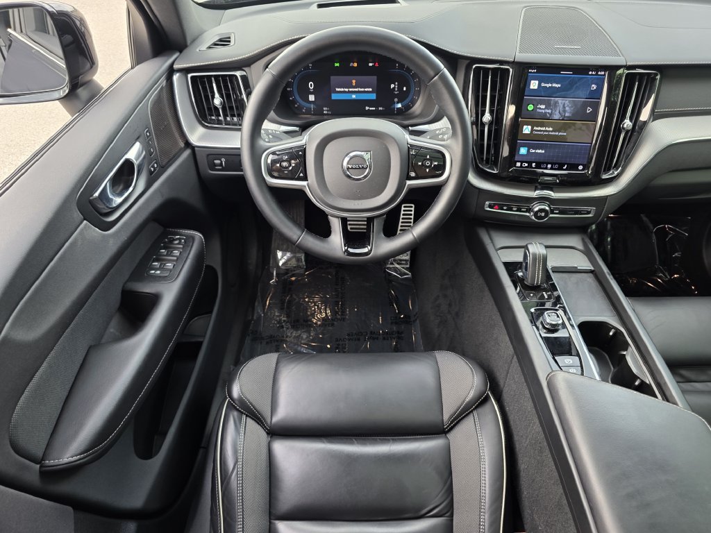 Used 2022 Volvo XC60 B6 R-Design w/ Advanced Package AWD/4WD image 2