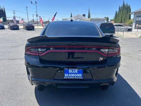 Used 2020 Dodge Charger Scat Pack RWD image 5