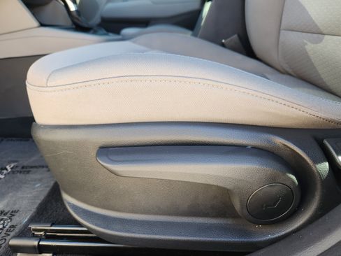 Used 2020 Hyundai Elantra SE w/ Cargo Package (C1) image 24