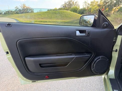 Used 2006 Ford Mustang GT Premium image 15