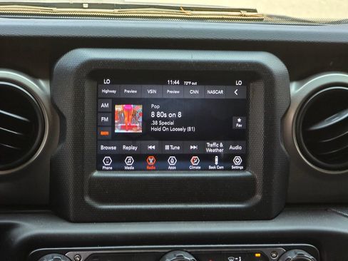 Used 2018 Jeep Wrangler Unlimited Sport S AWD/4WD image 7
