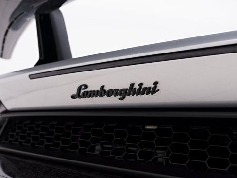 Used 2018 Lamborghini Huracan Performante image 36