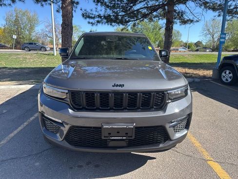 Used 2025 Jeep Grand Cherokee Limited w/ Black Appearance Package AWD/4WD image 4