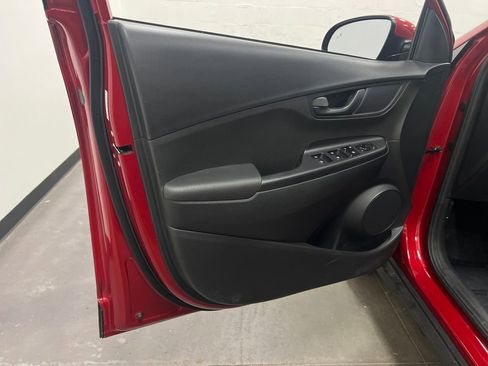 Used 2018 Hyundai Kona SEL image 12