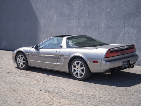 Used 1998 Acura NSX T image 3